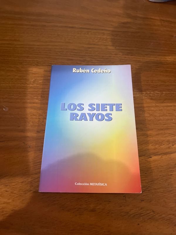 Libro Los Siete Rayos de Rubén Cedeño