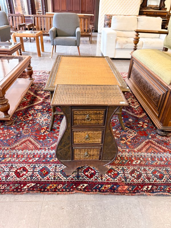 Mesa de Centro Estilo Rústico con Cajones y Banco de Madera Tallada - imagen 1