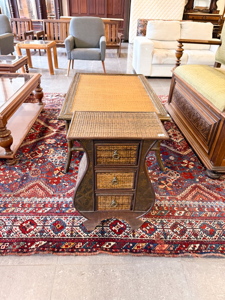 Mesa de Centro Estilo Rústico con Cajones y Banco de Madera Tallada