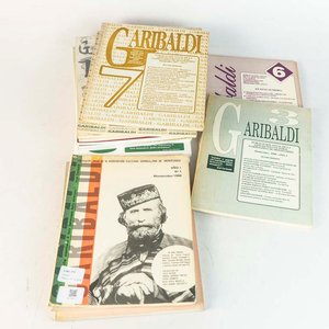 Lote siguiente: Colección de 16 Tomos de la Revista Garibaldi