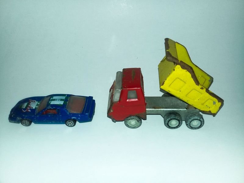 Lote anterior: Juguetes de plástico de coches y camiones