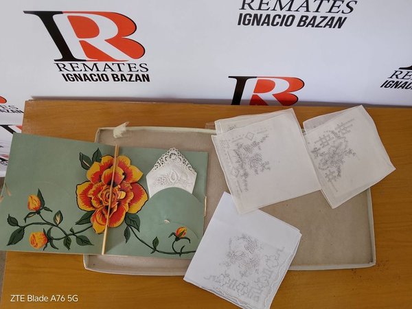 Pañuelos bordados y etiquetas numeradas - imagen 3