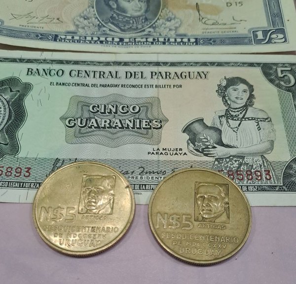 Colección Numismática Internacional con Billetes y Monedas Commemorativas - imagen 3
