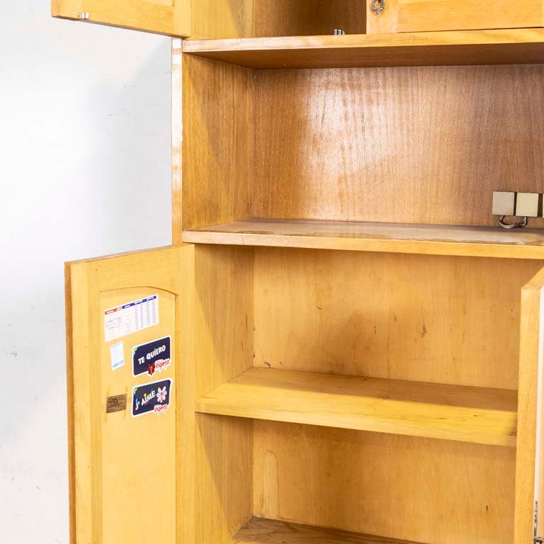 Mueble alto con seis puertas y estantes interiores - imagen 2