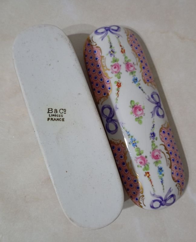 Lindo Despojador de Porcelana con tapa; LIMOGES. Sellado. Decó motivo floral. - imagen 5