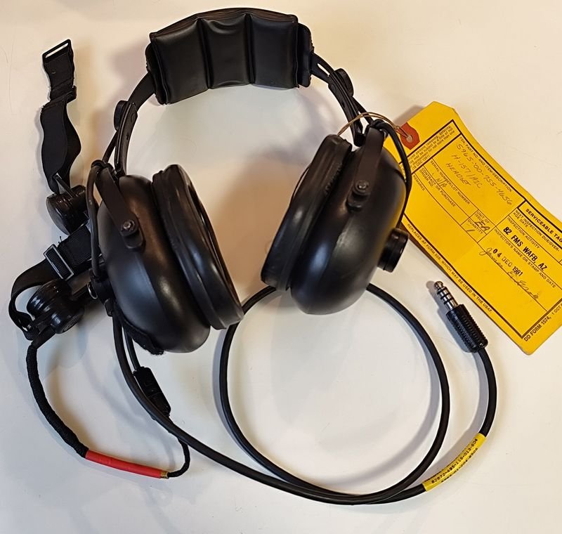 Auriculares de Piloto Astrocom Americano con Micrófono de Garganta