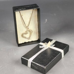 Cadena Plateada con Dije de Corazón Brillante - imagen 2
