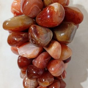 Racimo de Uvas Decorativo en Ágata Cornalina Pulida - imagen 1