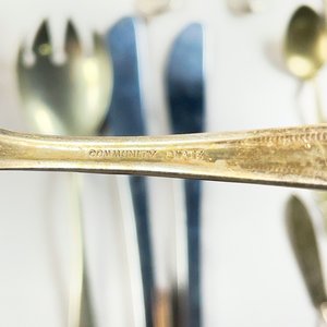 Lote de Cubiertos: Cucharas Soperas, Tenedores Grandes y Cuchillos - imagen 6