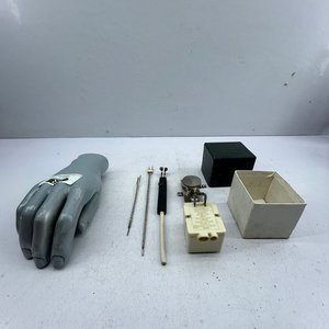 Antiguos Instrumentos de Laboratorio y Piezas de Colección - imagen 2