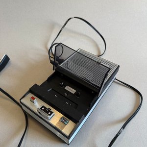Radio spika , grabador philips y calculadora - imagen 3