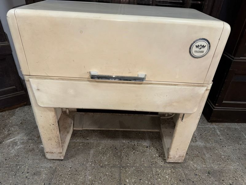 Antigua plancha Frigidaire en mal estado - imagen 15