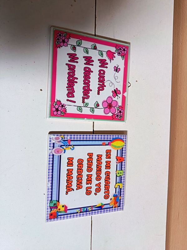 Lote de 2 Cuadros Decorativos Infantiles con Frases Divertidas - imagen 1