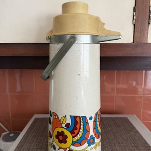 Termo de Vidrio Vintage con Diseño de Aves y Flores - Capacidad 2 Litros - imagen 3