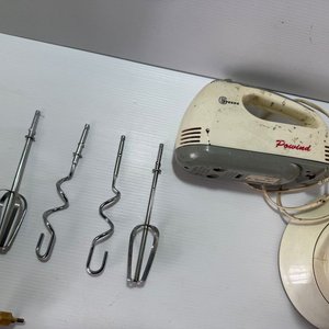 Licuadora Philips, Batidora Manual Pawind y Juguera Magefesa - imagen 4