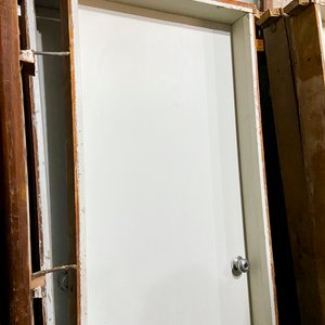 Dos puertas interior madera llena color blanco con detalles, 207 x 75 cm y 207 x 88 cm - imagen 2