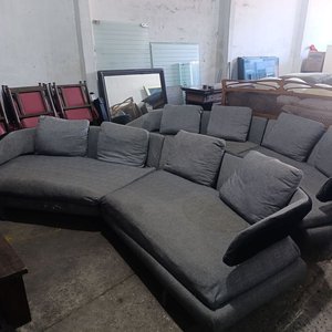 Sofá Modular Arne B&B Italia: Estructura Tubular, Aluminio Pulido, Tela Gris y Plumas - imagen 3