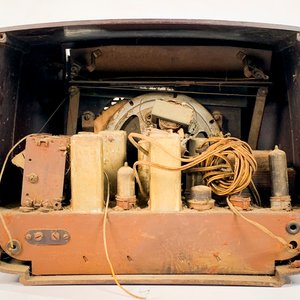 Radio Antigua "Splendid" Años 40 en Caja de Baquelita - imagen 4