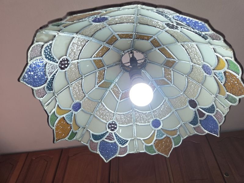 Lámpara de techo vitrificado con diseño de vidrio colorido - imagen 3