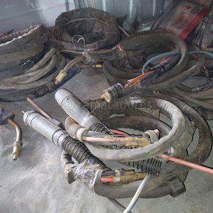 Lote siguiente: Lote de Cables de Soldar y Tubos Metálicos