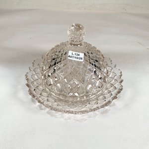 Lote siguiente: Dulcera Antigua de Cristal Tallado con Tapa - 17 cm Diámetro