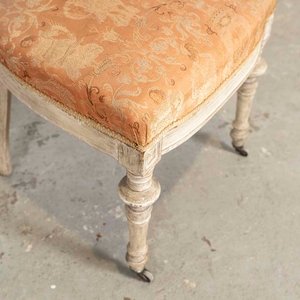 Silla Isabelina Tallada y Tapizada con Ruedas - Para Retapizar - imagen 3