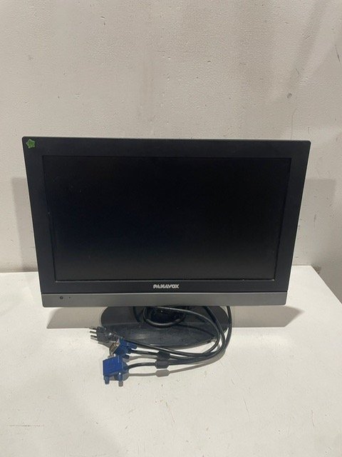 Lote siguiente: Monitor con cable hdmi funcionando