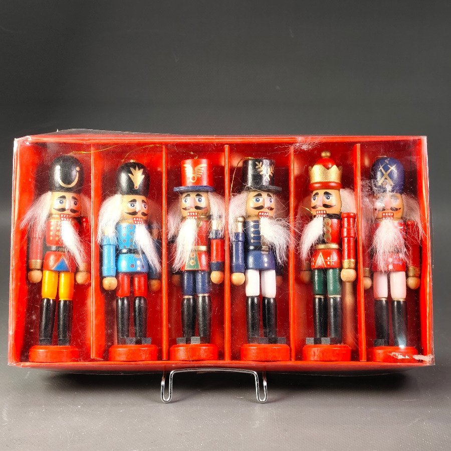 Set de 6 Cascanueces Navideños Colgantes Soldados en Empaque Original