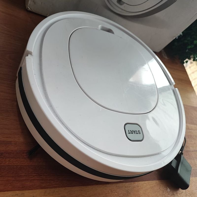 Aspiradora robot con control remoto - imagen 2