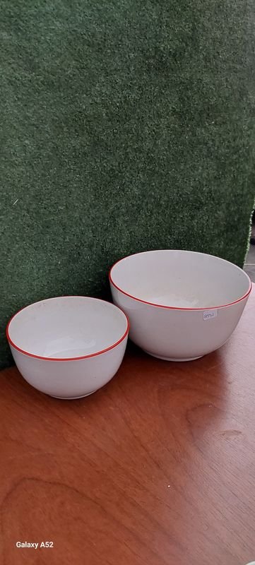 Lote anterior: Jarras Blancas con Borde Rojo