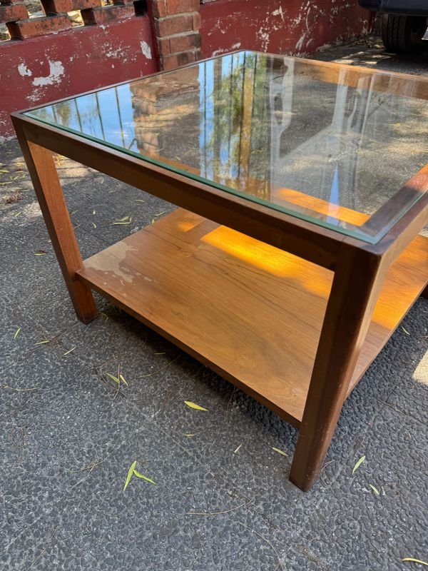 Mesa ratona en madera con vidrio 60x60x45 - imagen 3