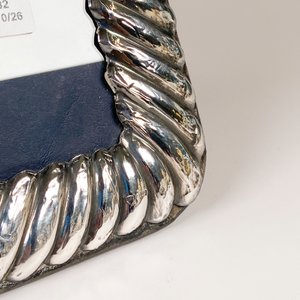 Portarretratos de Plata Inglesa con Diseño Retorcido - imagen 4