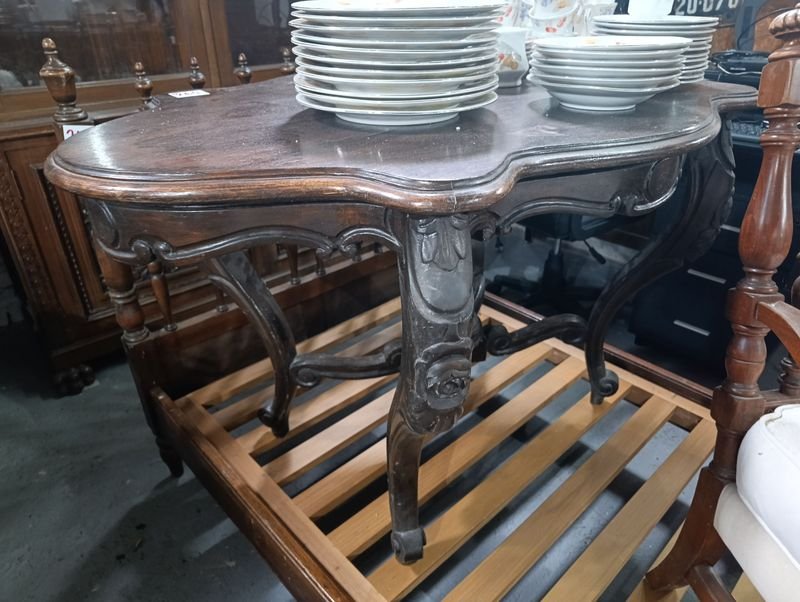Mesa de Estilo Antigua de Madera Oscura