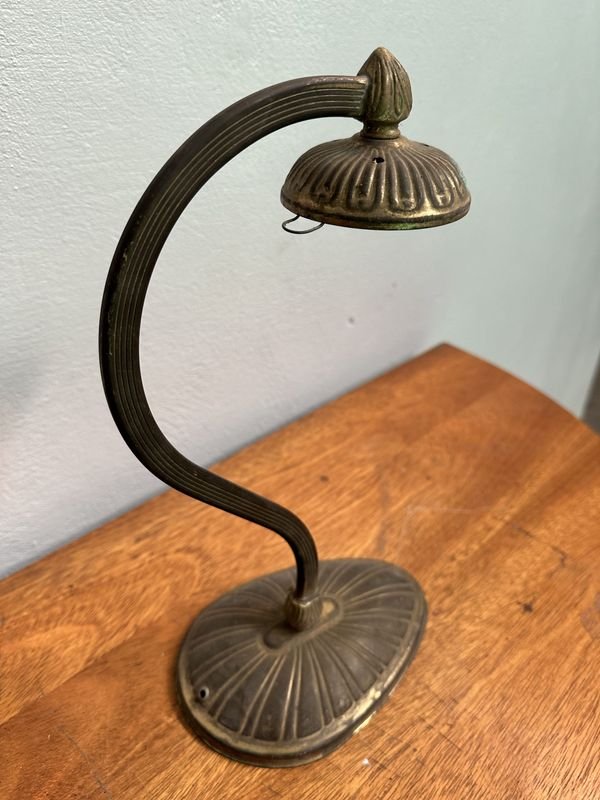 Lámpara de escritorio arpa invertida - imagen 4