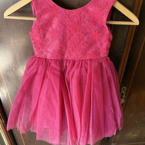 Vestido Infantil Fucsia con Bordado Floral y Tul - imagen 2