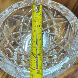 Par de Ceniceros de Cristal Tallado con Diseños Geométricos - imagen 3
