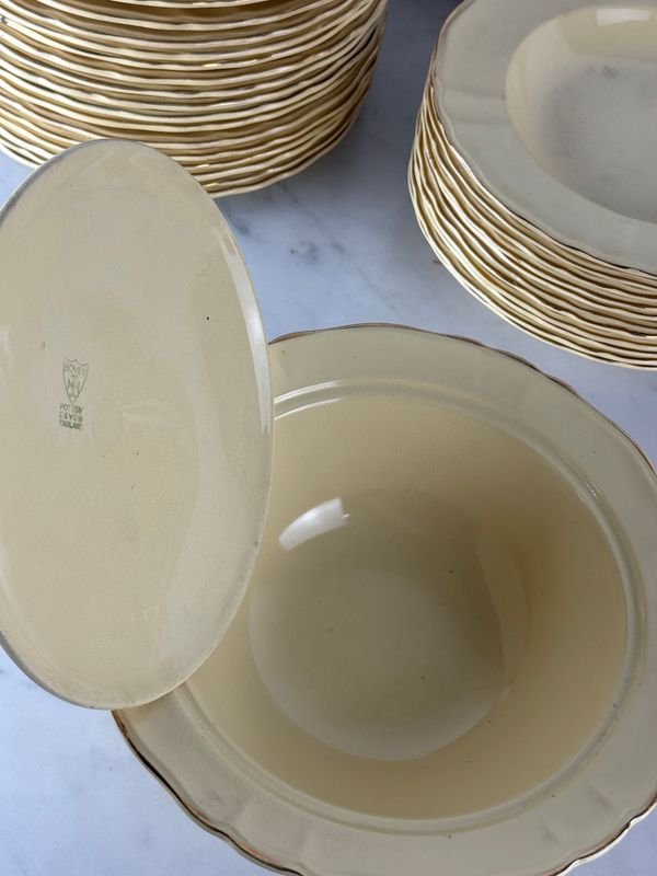 Platos y sopera en loza inglesa de Bovey Pottery - imagen 6