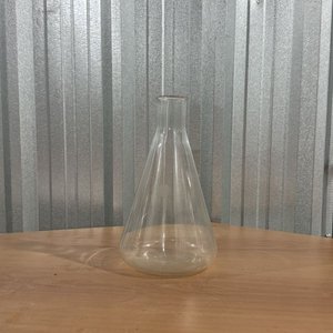 Decantador de Vidrio Estilo Erlenmeyer - imagen 2