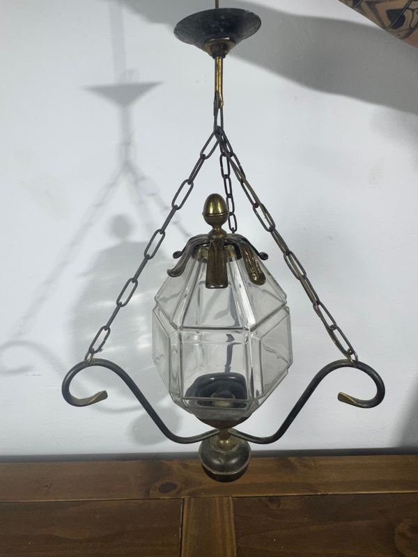 Lote anterior: Antiguo colgante en bronce con tulipa