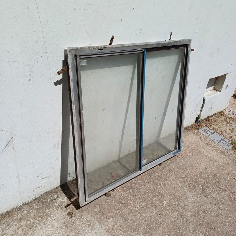 Ventana de aluminio con dos hojas corredizas - imagen 3
