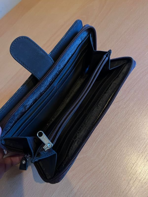 Billetera grande Extra Large marca argentina en buen estado - imagen 2