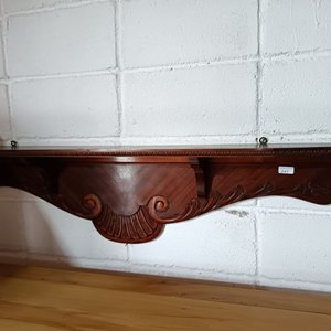 Lote anterior: Repisa Antigua de Madera Maciza con Detalles Tallados