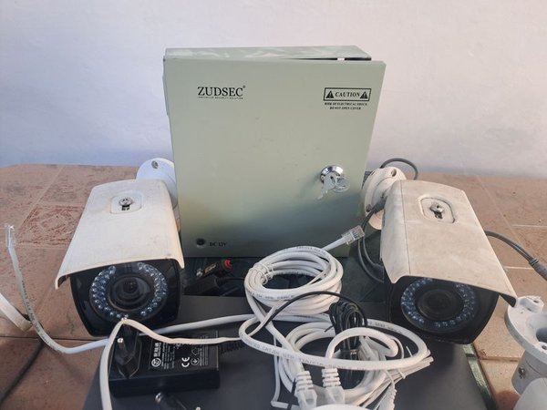 Kit de video vigilancia Hickvision a color completo y funcional - imagen 3