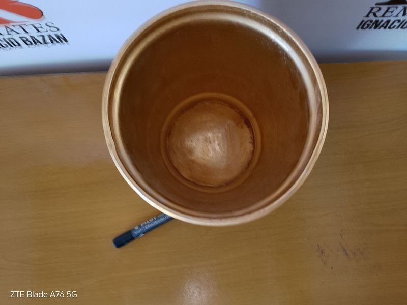 Jarrón de lata de metal con etiqueta y bolígrafo - imagen 3