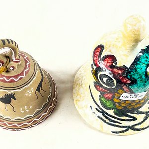 Dos Campanillas de Cerámica Decoradas: Estilo Animal y Floral - imagen 2