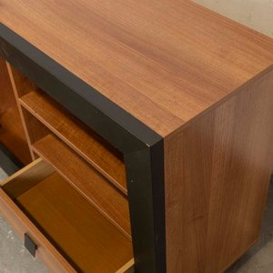 Mueble Rodante con Puerta, Cajón y Estantes - Detalles de Uso - imagen 3