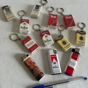 Llaveros y Encendedores de Marcas de Cigarrillos - imagen 2