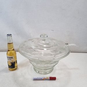 Elegante Ponchera de Vidrio con Tapa y Cucharón Decorados con Flores - imagen 2