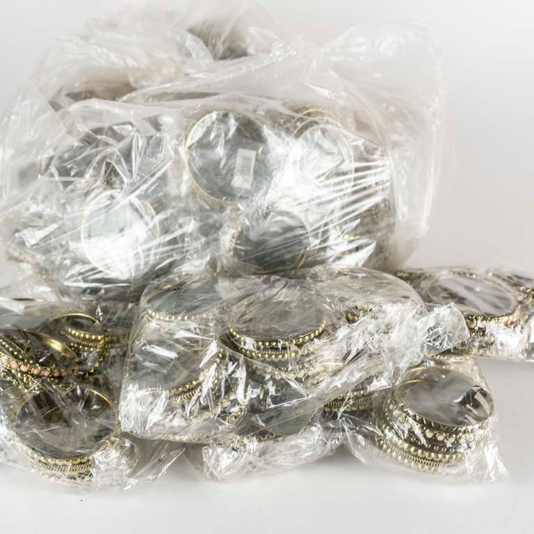 Gran lote de joyas de oro y negro