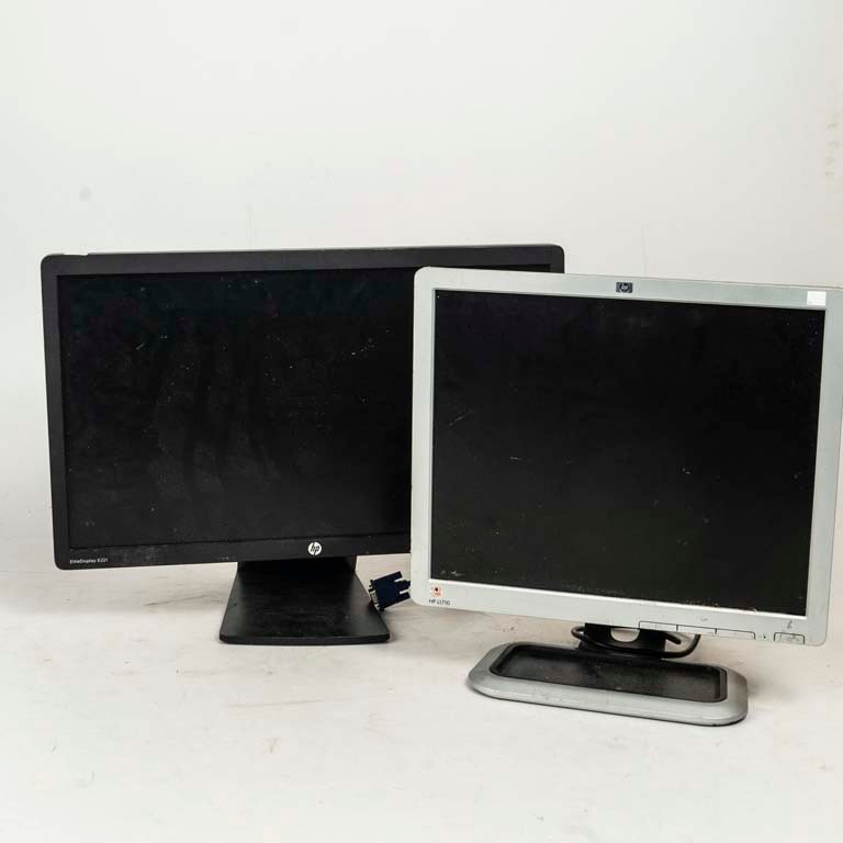 Dos Monitores HP para Computadora